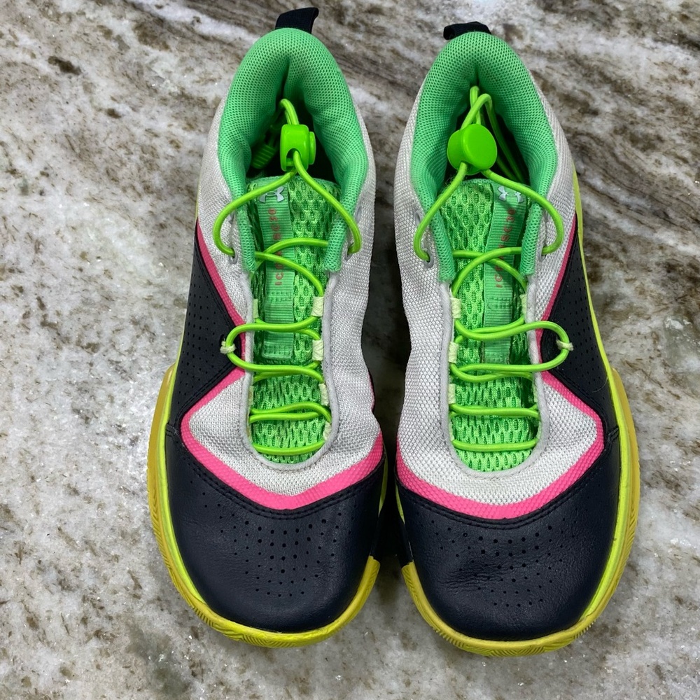 Under Armour 3C Vibrant Athletic Hightop Sneakers with Neon Accents size Youth 5